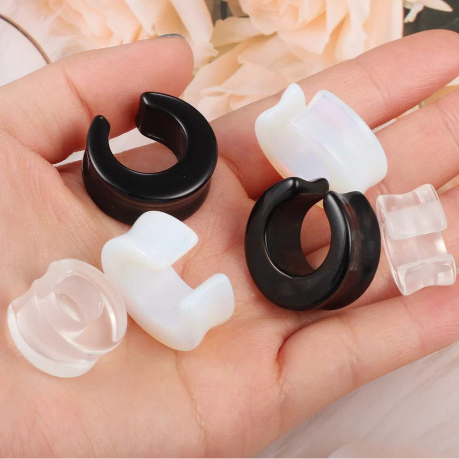 Stone Ear Saddle Horseshoe Plugz 6-25mm