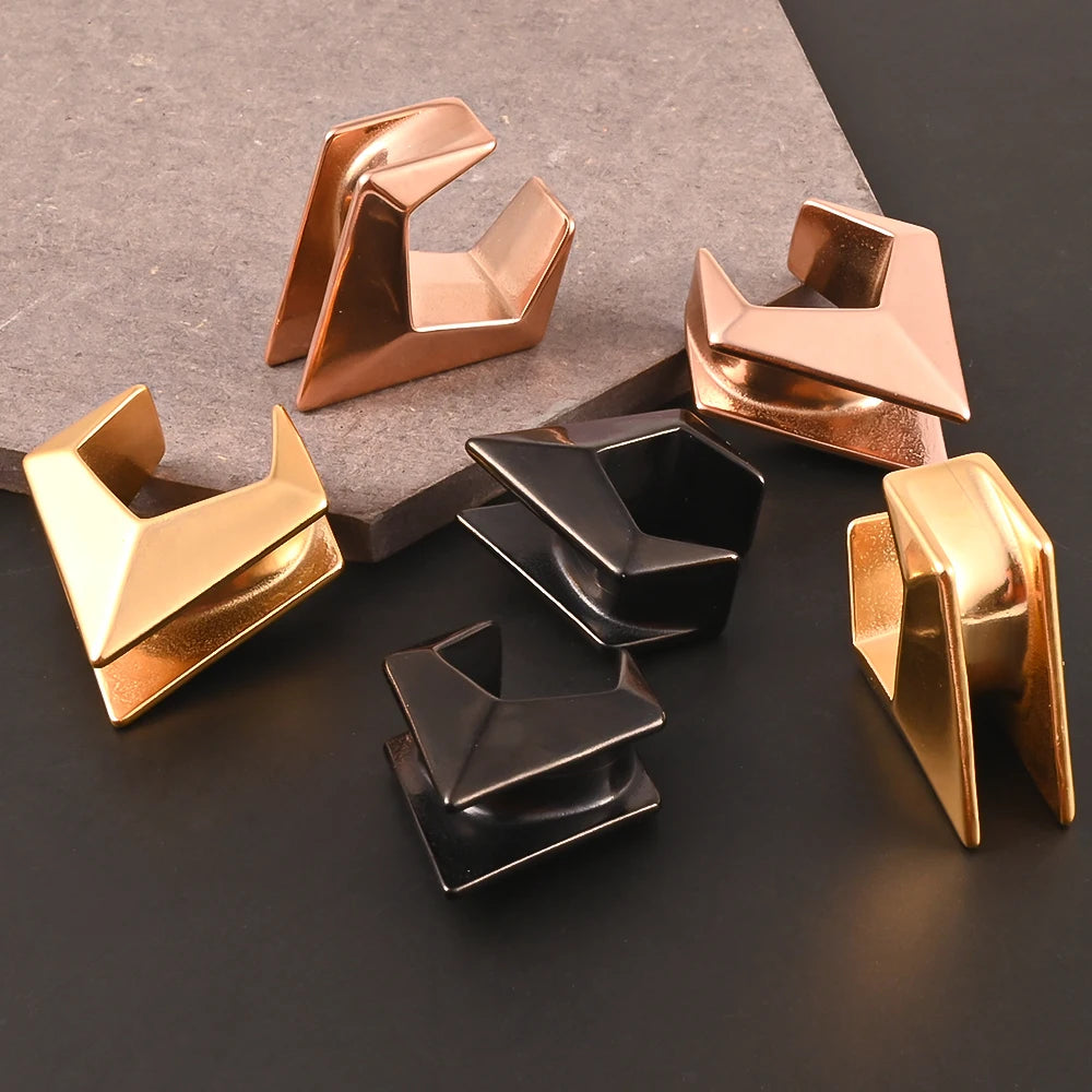 Geometry Saddle Ear Horseshoe Tunnel Plugz 8-25mm